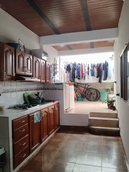 Apartamento Primer Piso/ B. Fusacatan
