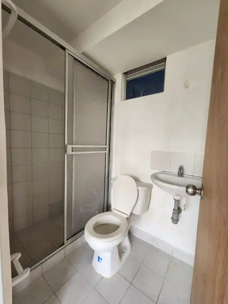 HERMOSO APARTAMENTO, PRIMER PISO