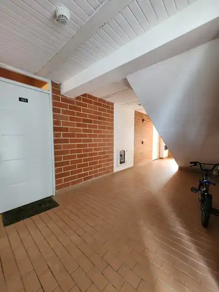 HERMOSO APARTAMENTO, PRIMER PISO