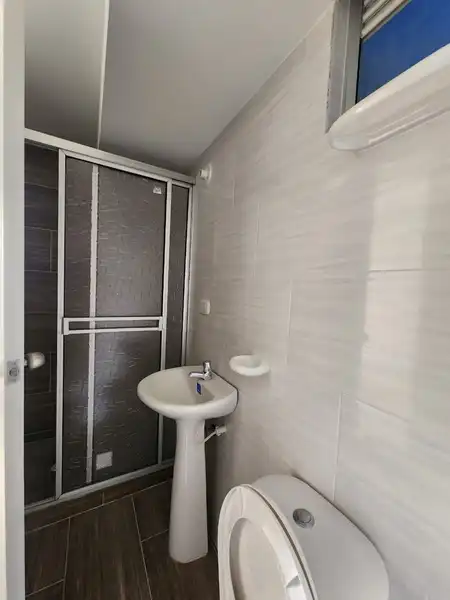 HERMOSO APARTAMENTO, PRIMER PISO